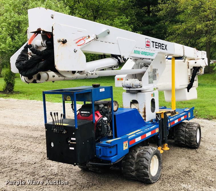image for item DF6587 2007 Skylift Mini-Arb 39 boom lift