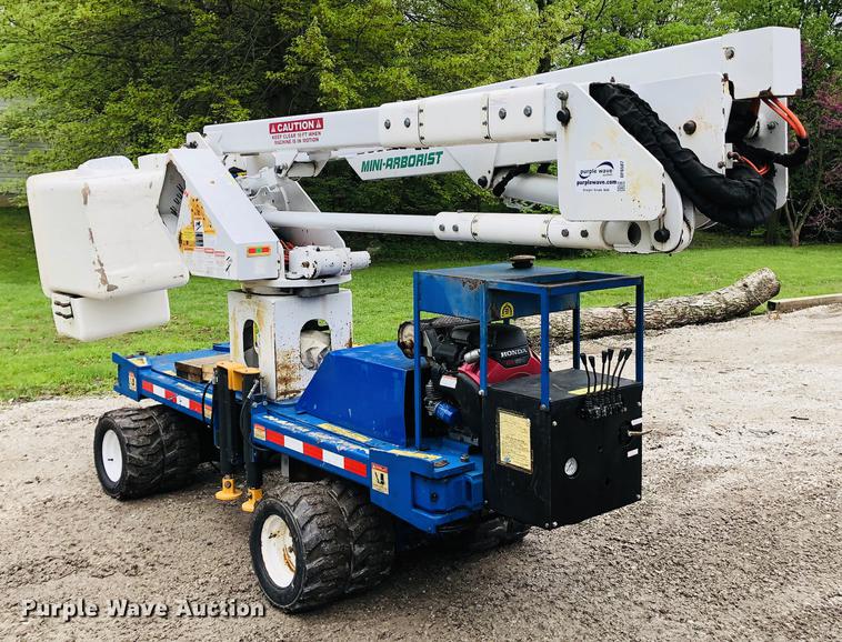 image for item DF6587 2007 Skylift Mini-Arb 39 boom lift