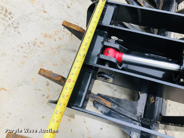 image for item DF6589 Paver skid steer skeleton grapple bucket