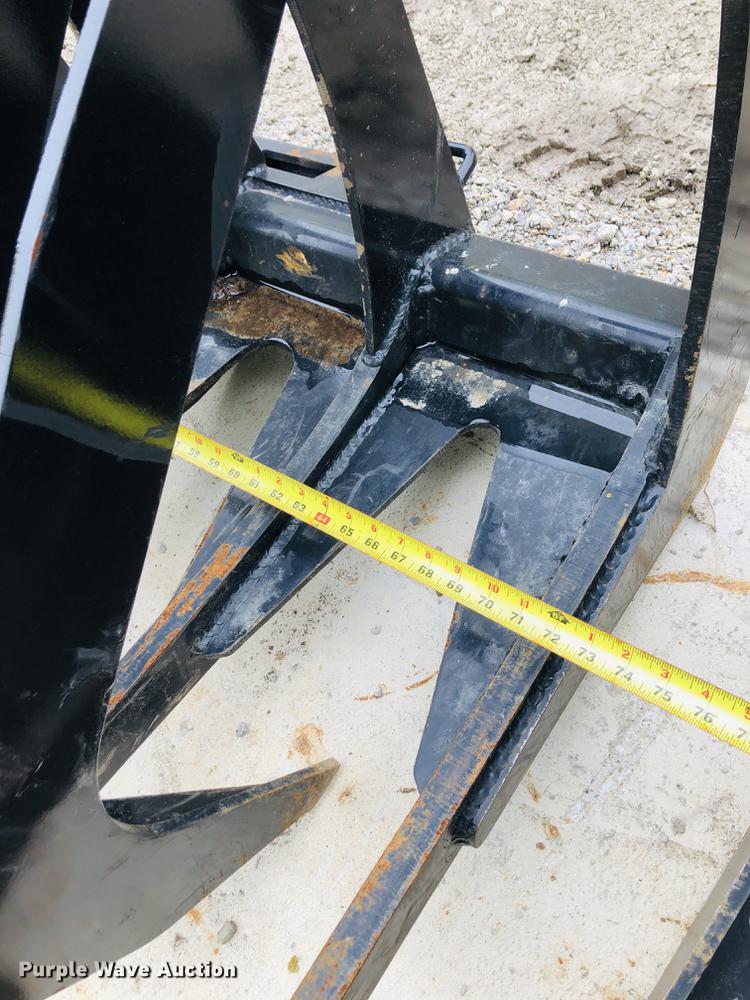 image for item DF6589 Paver skid steer skeleton grapple bucket