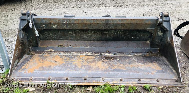 image for item DF6591 2014 Paladin LAF0988-0022 four-in-one skid steer bucket