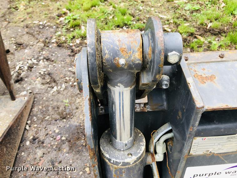 image for item DF6591 2014 Paladin LAF0988-0022 four-in-one skid steer bucket