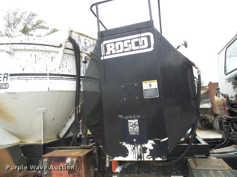 image for item DF7232 2002 GMC T7500 asphalt patch truck