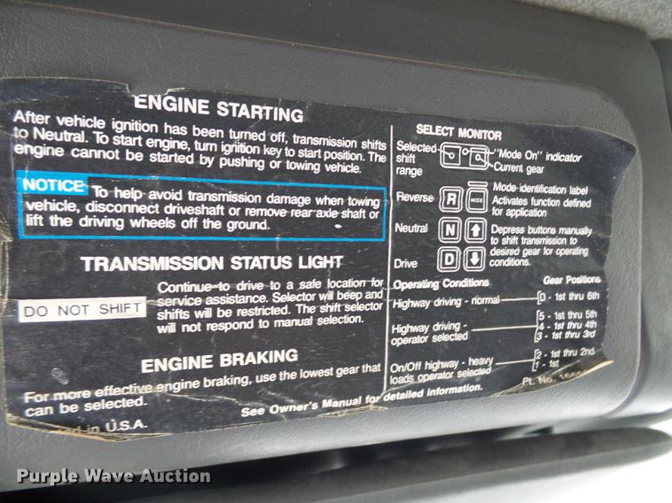 image for item DF7232 2002 GMC T7500 asphalt patch truck