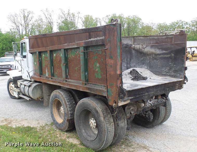 image for item DF7236 1985 GMC General dump truck