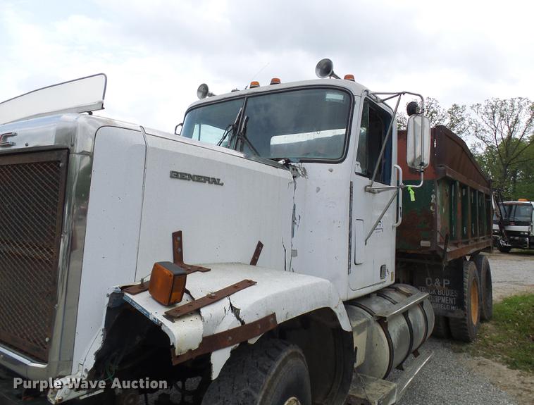 image for item DF7236 1985 GMC General dump truck