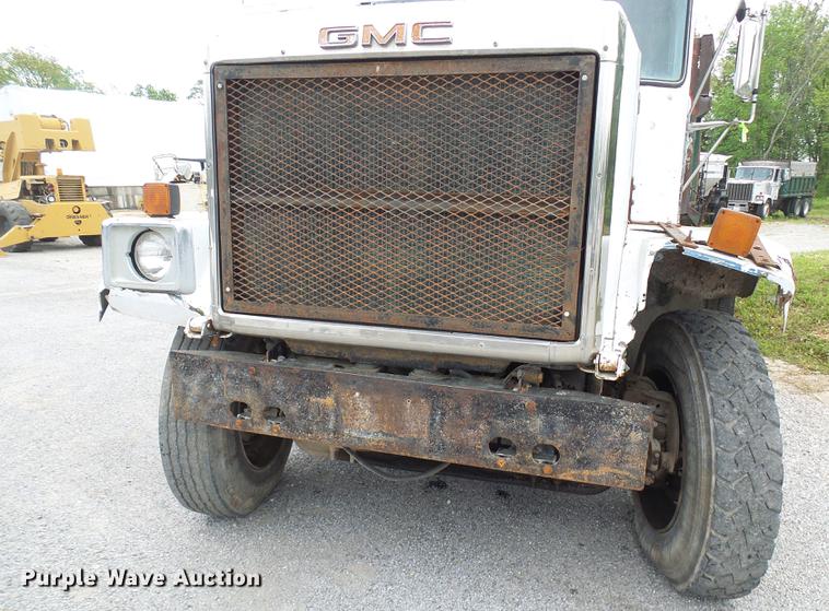 image for item DF7236 1985 GMC General dump truck