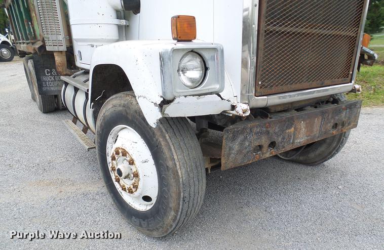 image for item DF7236 1985 GMC General dump truck