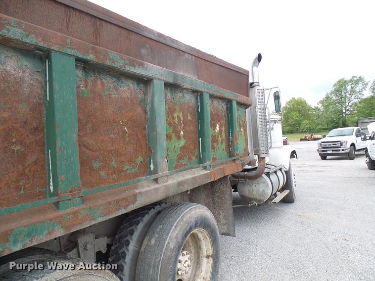 image for item DF7236 1985 GMC General dump truck