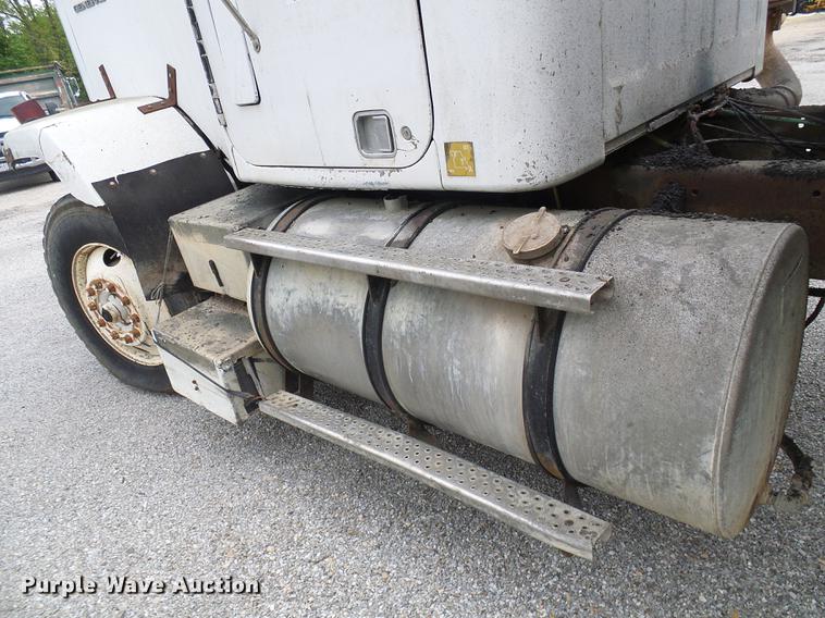 image for item DF7236 1985 GMC General dump truck