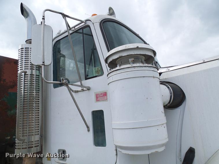 image for item DF7236 1985 GMC General dump truck