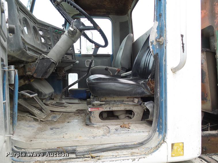 image for item DF7236 1985 GMC General dump truck