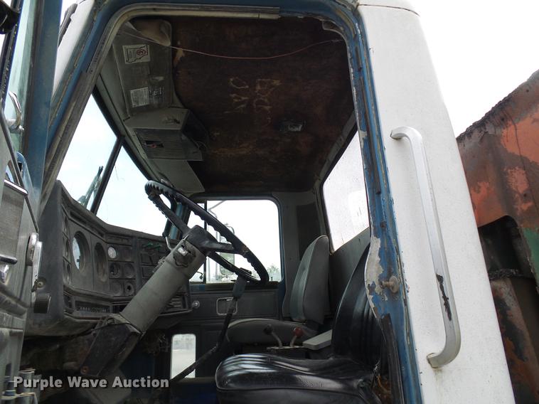image for item DF7236 1985 GMC General dump truck