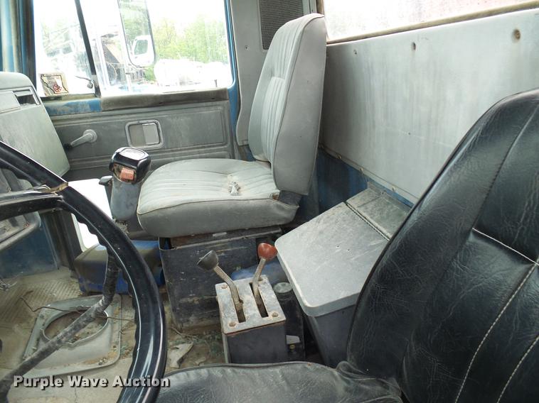 image for item DF7236 1985 GMC General dump truck