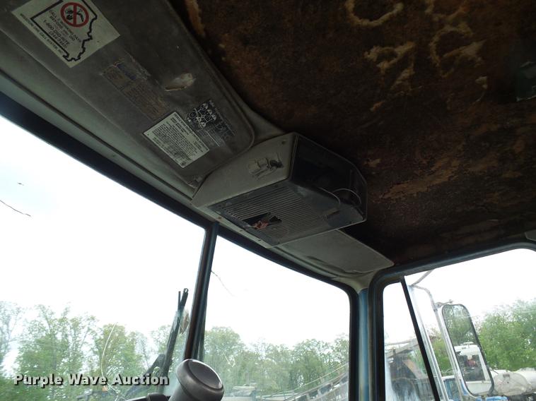 image for item DF7236 1985 GMC General dump truck