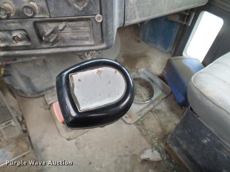 image for item DF7236 1985 GMC General dump truck