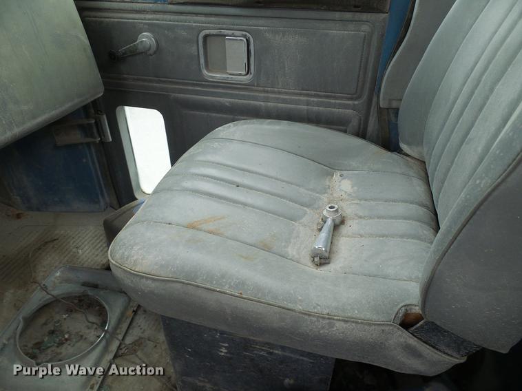 image for item DF7236 1985 GMC General dump truck