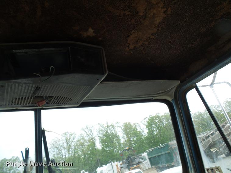 image for item DF7236 1985 GMC General dump truck