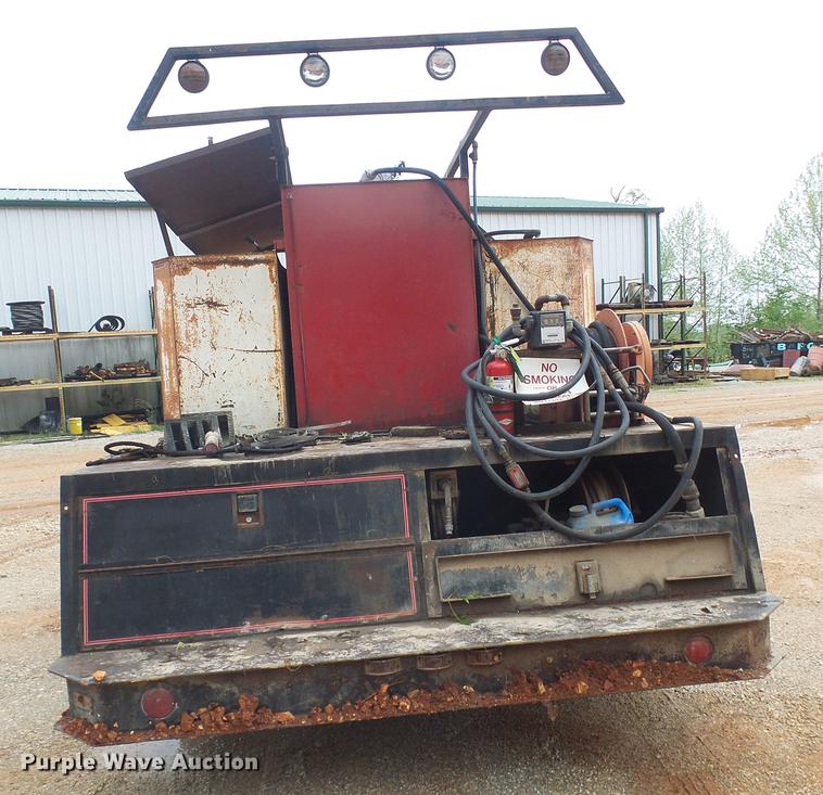 image for item DF7264 1988 International 1754 tank truck