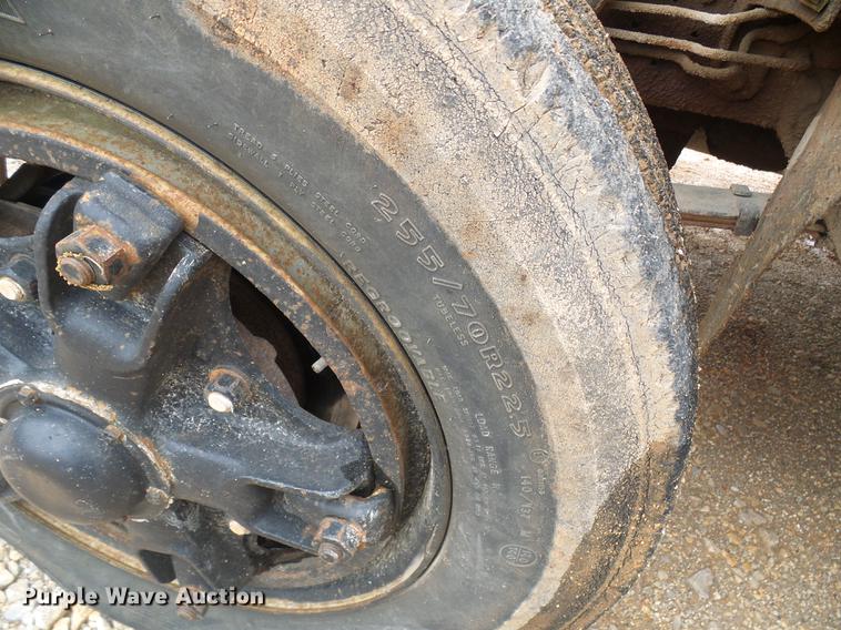 image for item DF7264 1988 International 1754 tank truck