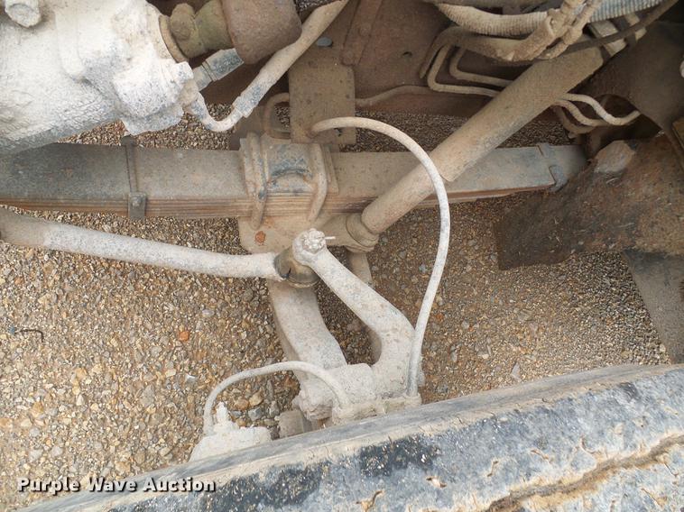 image for item DF7264 1988 International 1754 tank truck