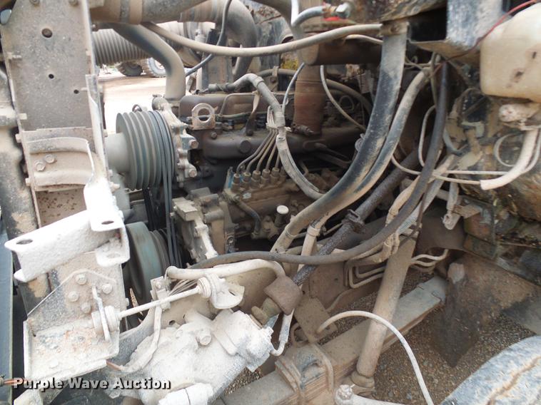 image for item DF7264 1988 International 1754 tank truck