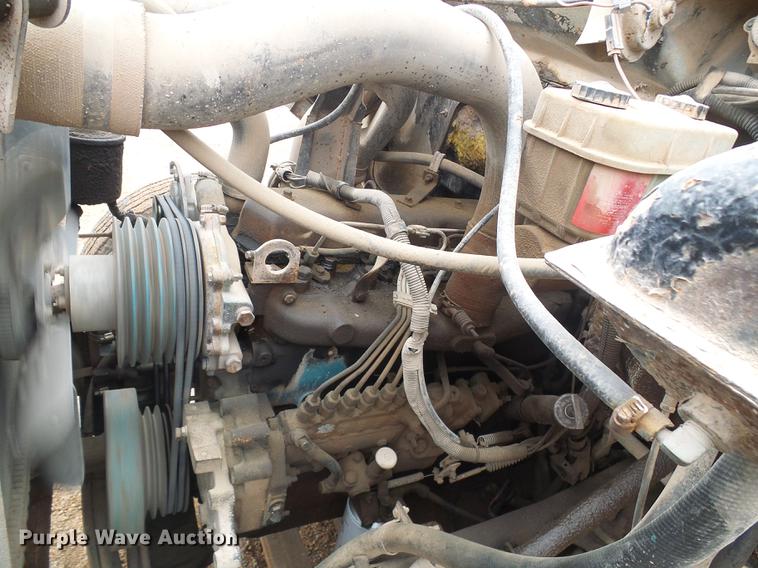 image for item DF7264 1988 International 1754 tank truck