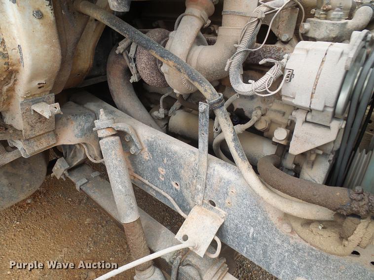 image for item DF7264 1988 International 1754 tank truck