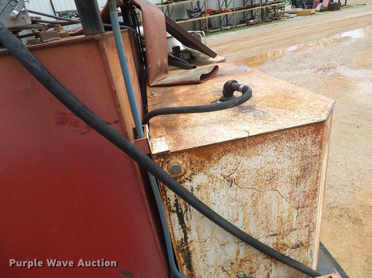 image for item DF7264 1988 International 1754 tank truck