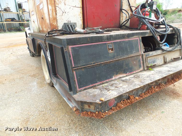 image for item DF7264 1988 International 1754 tank truck