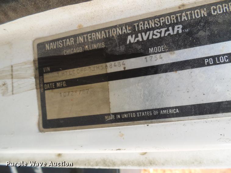 image for item DF7264 1988 International 1754 tank truck