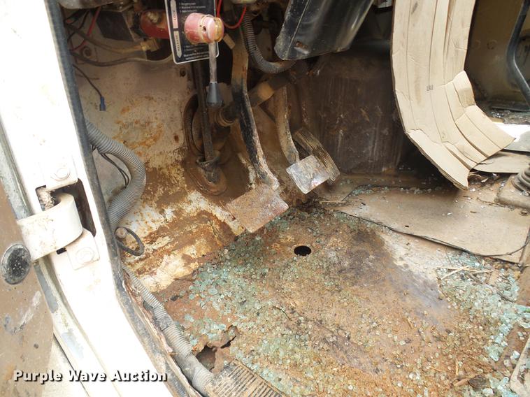 image for item DF7264 1988 International 1754 tank truck