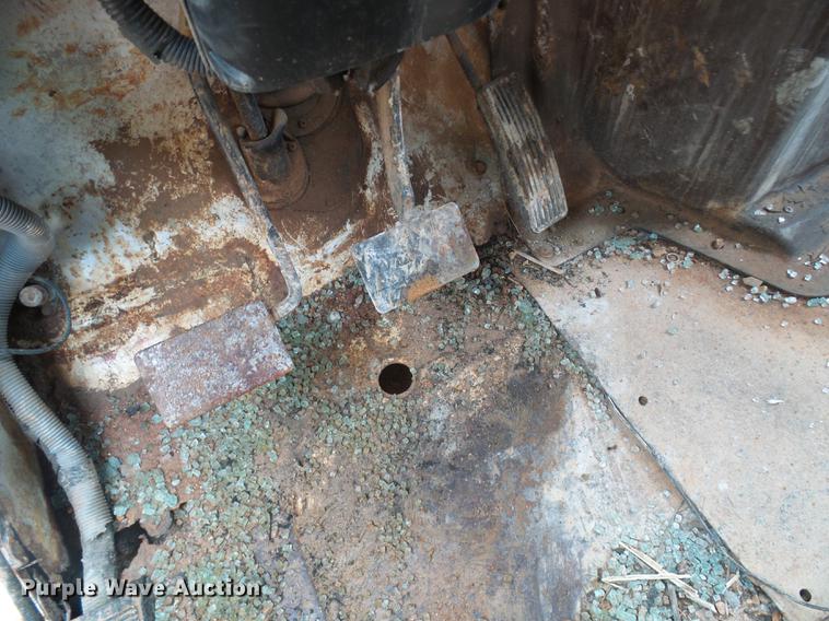 image for item DF7264 1988 International 1754 tank truck