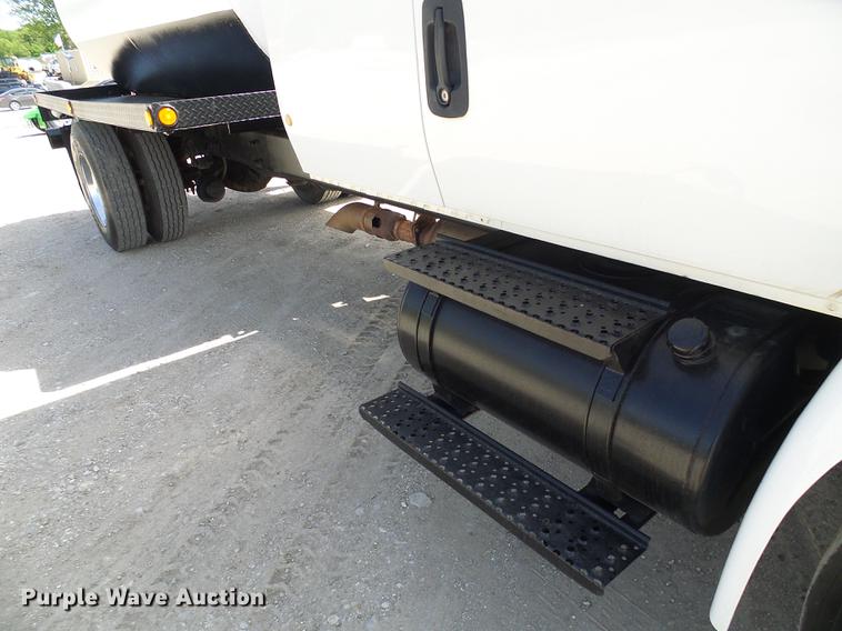 image for item DF7276 2009 International 4300 vacuum truck