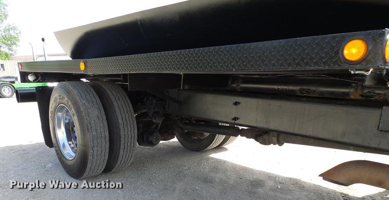 image for item DF7276 2009 International 4300 vacuum truck