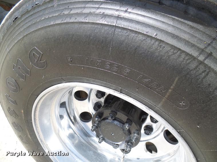 image for item DF7276 2009 International 4300 vacuum truck