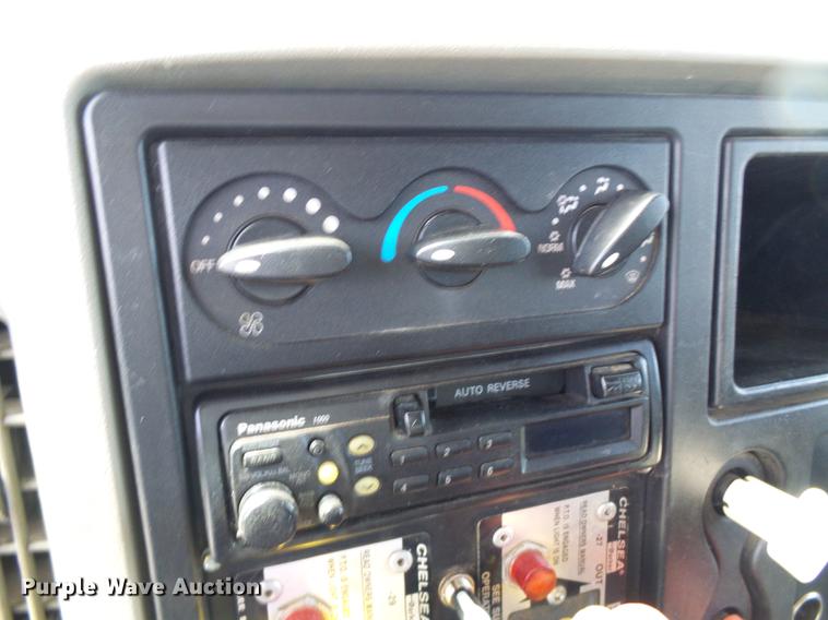 image for item DF7276 2009 International 4300 vacuum truck