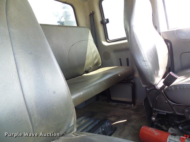 image for item DF7276 2009 International 4300 vacuum truck