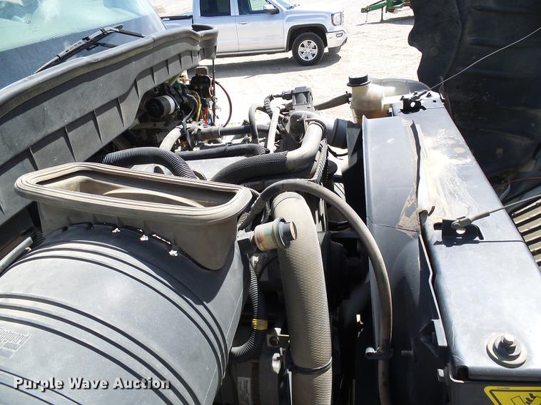 image for item DF7276 2009 International 4300 vacuum truck