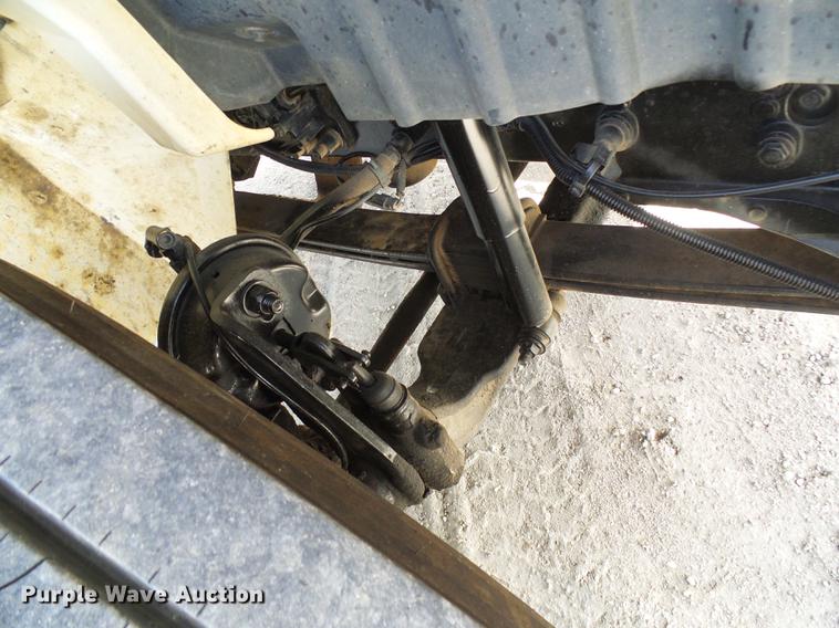 image for item DF7276 2009 International 4300 vacuum truck