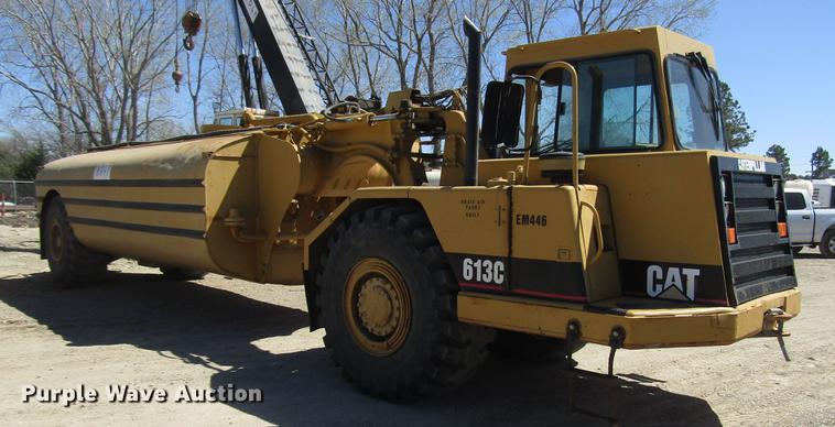 image for item DF7966 1996 Caterpillar 613C Series II water wagon