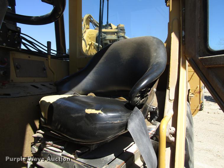 image for item DF7966 1996 Caterpillar 613C Series II water wagon