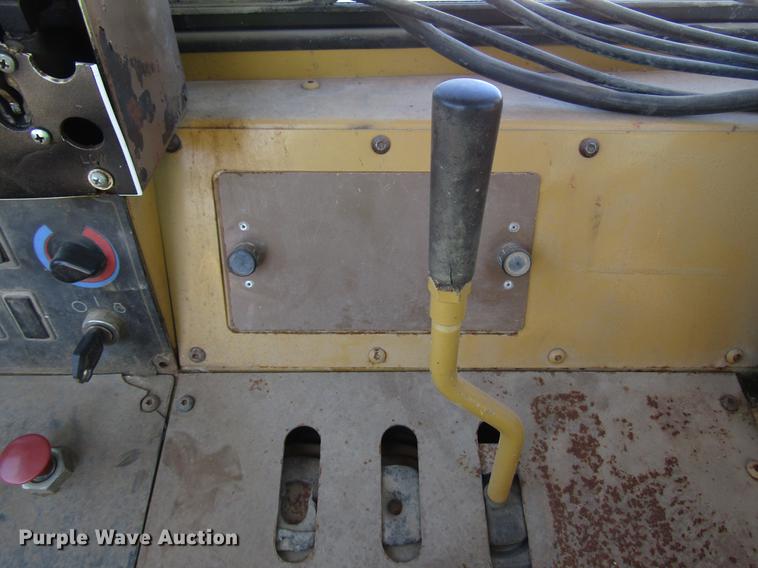 image for item DF7966 1996 Caterpillar 613C Series II water wagon