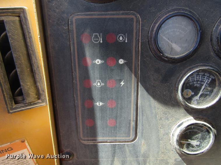 image for item DF7966 1996 Caterpillar 613C Series II water wagon