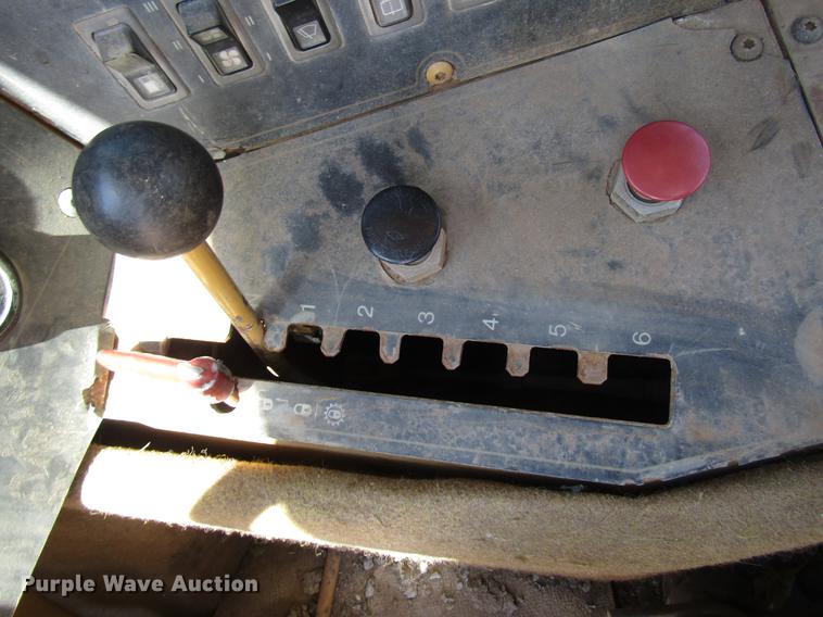 image for item DF7966 1996 Caterpillar 613C Series II water wagon