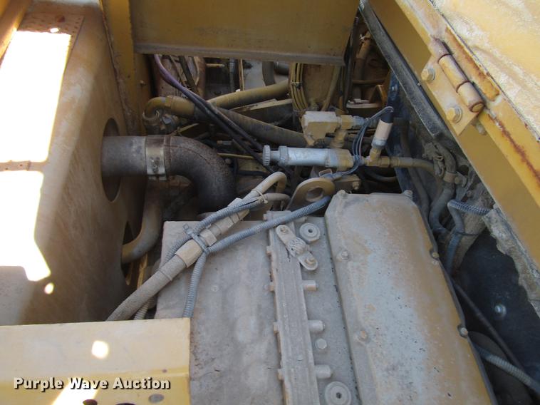 image for item DF7966 1996 Caterpillar 613C Series II water wagon