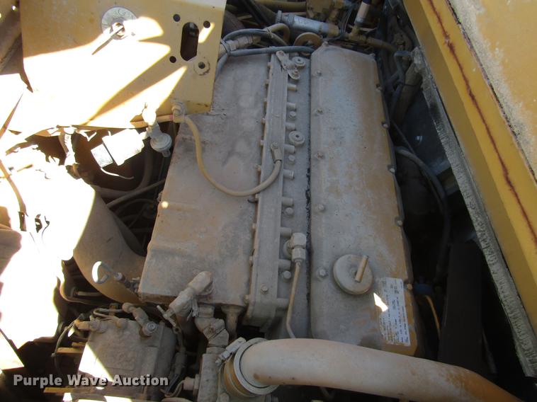 image for item DF7966 1996 Caterpillar 613C Series II water wagon