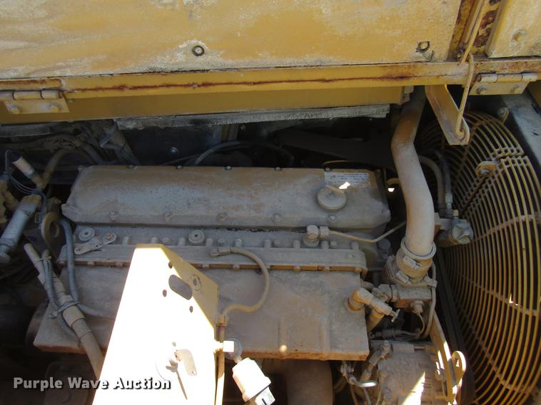 image for item DF7966 1996 Caterpillar 613C Series II water wagon