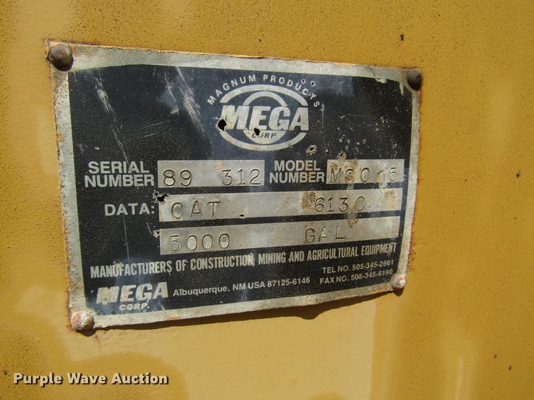 image for item DF7966 1996 Caterpillar 613C Series II water wagon