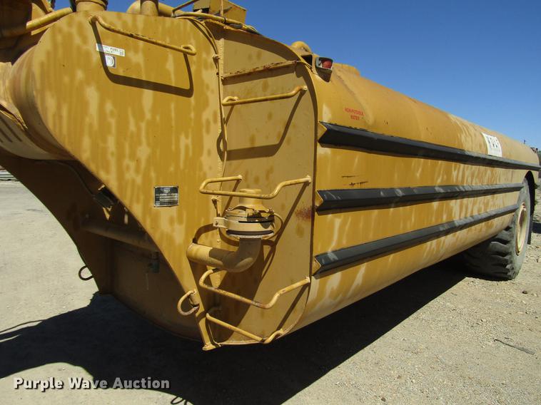 image for item DF7966 1996 Caterpillar 613C Series II water wagon